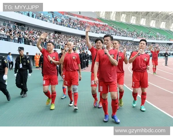 足球明星与社会各界携手互动共创美好未来