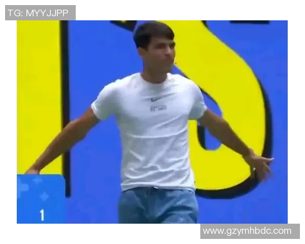 足球明星展现坚毅眼神的瞬间捕捉与背后故事解析 足球明星展现坚毅眼神的瞬间捕捉与背后故事解析